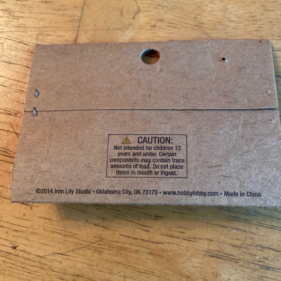 IRON LILY studio pins set - Picture 3 of 3